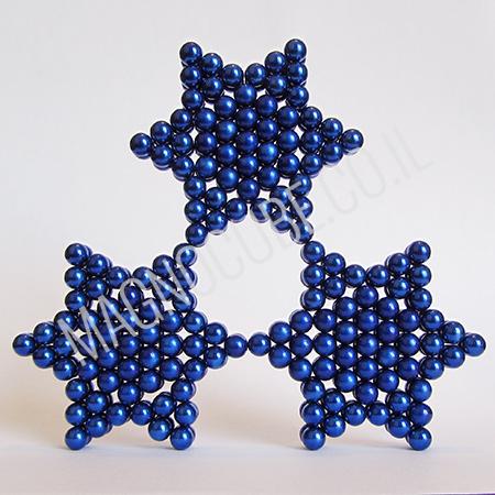משחקי מגנטים לילדים - מגדל של שלושה כוכבים כחולים